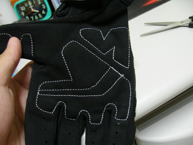 ScoYco MC09 硬式假卡夢手套3087||小老婆汽機車資訊網