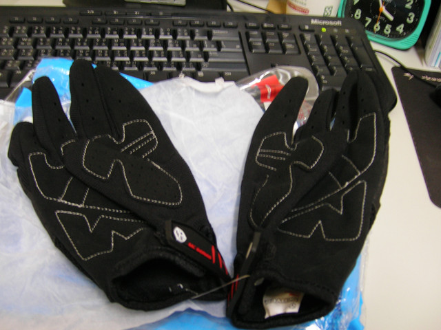 ScoYco MC09 硬式假卡夢手套7629||小老婆汽機車資訊網