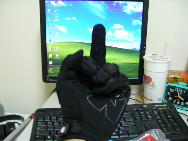 ScoYco MC09 硬式假卡夢手套5293||小老婆汽機車資訊網