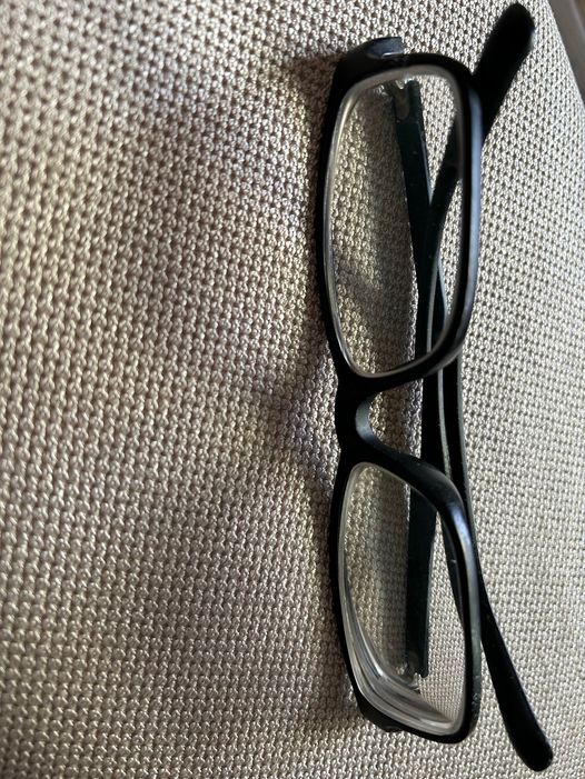[問題] 中壢有哪間眼鏡行有這種小鏡框?