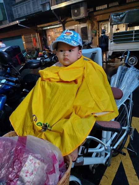 Re: [問題] 下雨騎單車載嬰幼兒上學